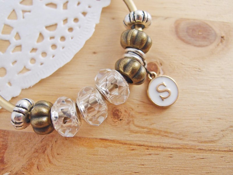 【土象星座】专属字母 x 水钻 x 古铜型开口型手镯 x 串珠不滑动 x 姐妹 毕业 好朋友 - 手链/手环 - 其他材质 白色