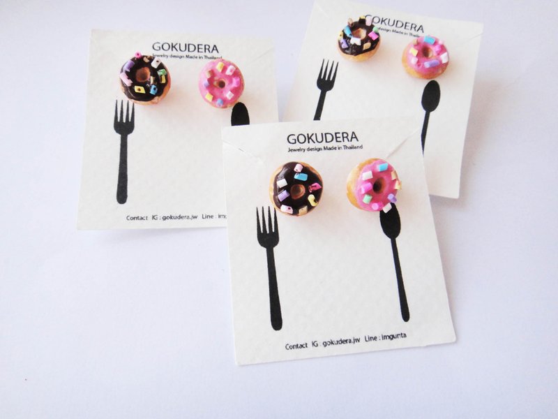 混合口味甜甜圈小耳环 - 耳环/耳夹 - 纸 粉红色