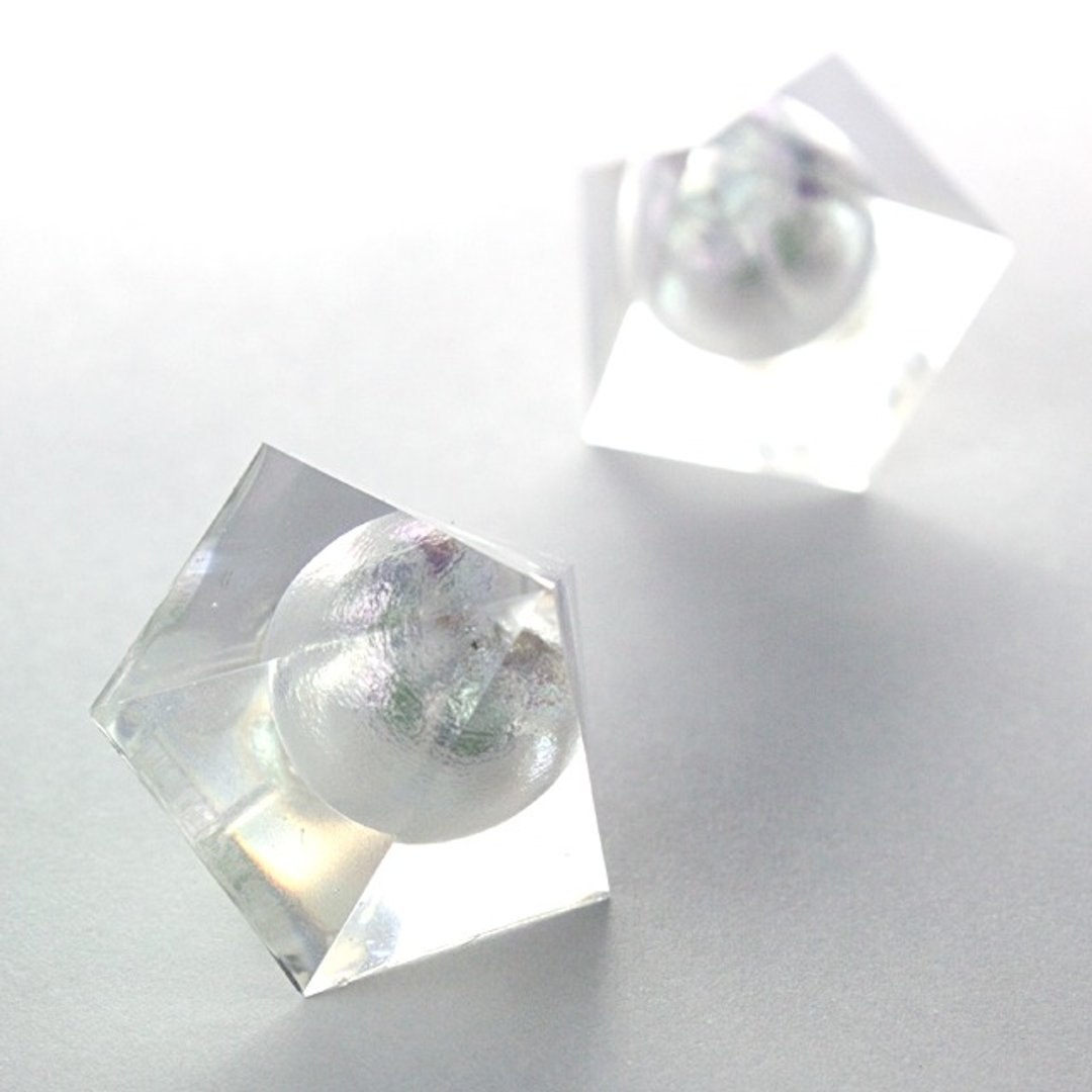 Pentagon Earrings (Pearl) - 耳环/耳夹 - 其他材质 白色