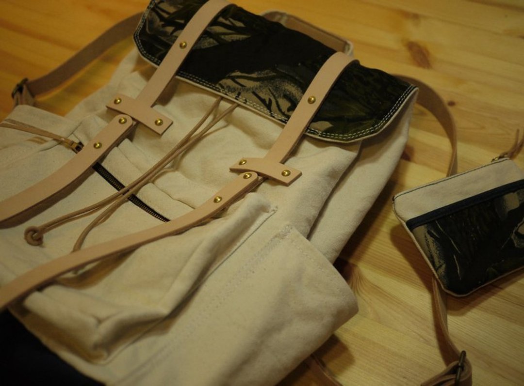 ★森林迷彩已绝版★unique Canvas backpack 帆布后背包 - 侧背包/斜挎包 - 真皮 白色
