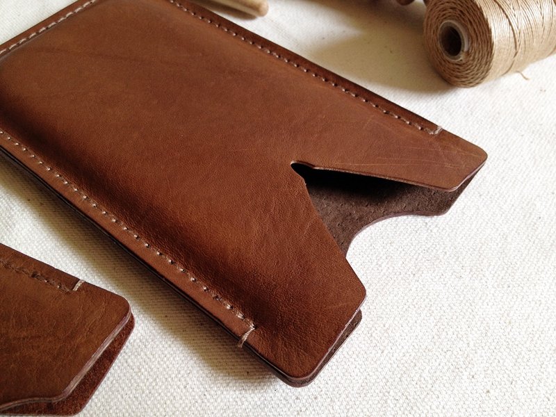 [ weeken 维肯 ] iPhone 6/6S - Caramel Coffee 手工真皮手机保护套  (免费刻印英文名) - 手机壳/手机套 - 真皮 咖啡色