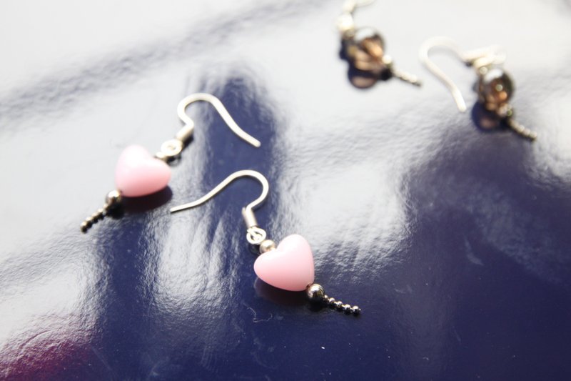 简单. 爱.耳环 - 耳环/耳夹 - 其他材质 粉红色