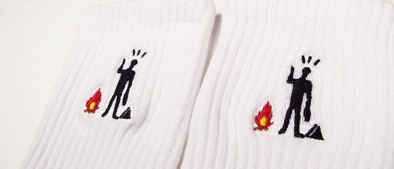 Provocateur /// 煽动者 [生火] 剌绣 袜子 - 袜子 - 棉．麻 白色