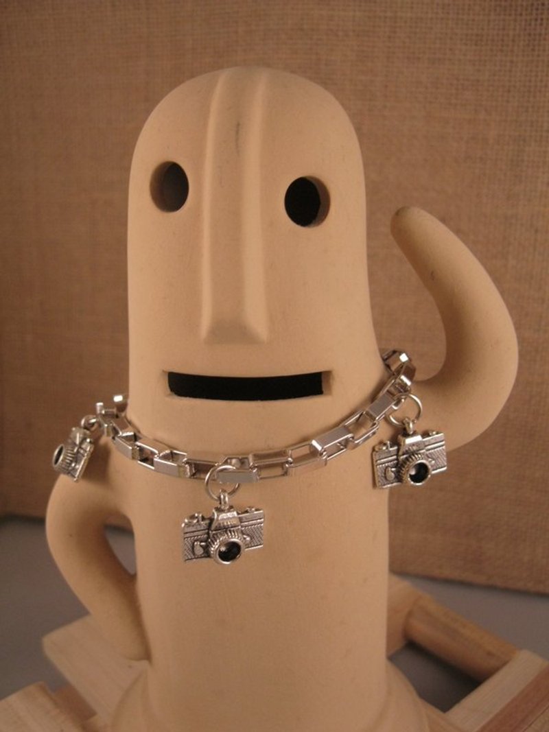 “Take a picture and smile!”手炼 - 手链/手环 - 其他金属 白色