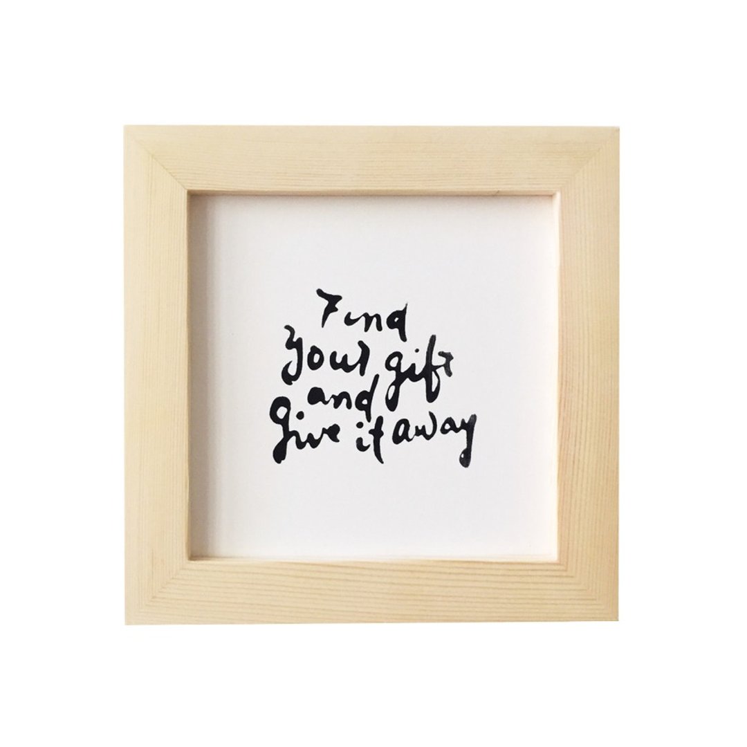 简约字体摆设(连相架): Find your gift and give it away, 原木色, 5"x5" - 摆饰 - 纸 