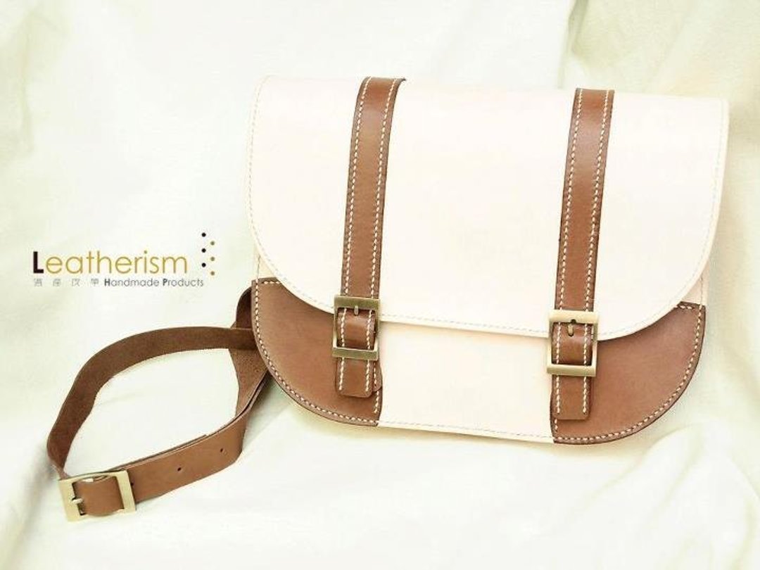 把“角”包起来系列的牛皮School Bag肩背包 by Leatherism Handmade Products - 侧背包/斜挎包 - 真皮 卡其色