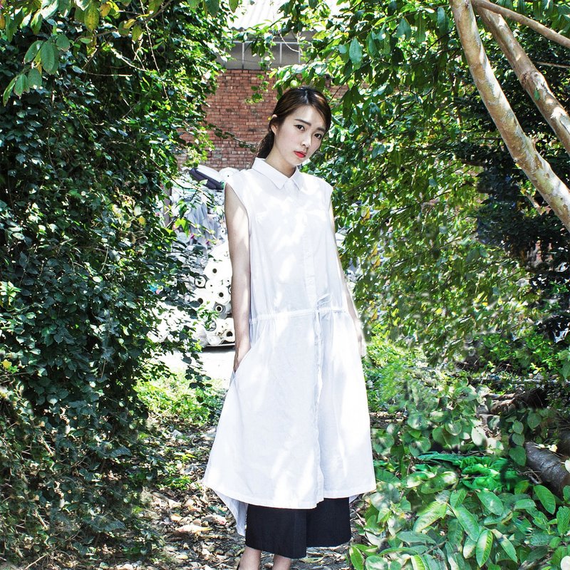 SUMI Typical 后开岔绑带洋装_5SF601_白 - 洋装/连衣裙 - 棉．麻 白色