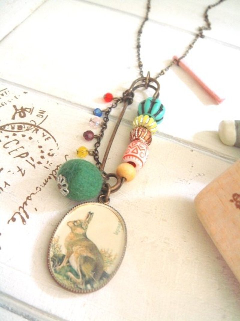 garohands 别针造型兔相框长炼 /日系 / 杂货 / 手作 饰品 / 疗愈系 - 项链 - 其他材质 