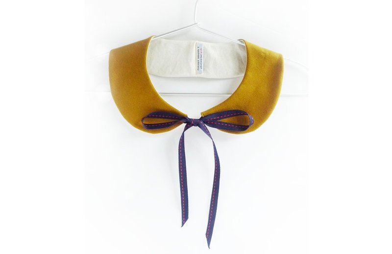 领子。法国女孩 。金色 - 领带/领带夹 - 其他材质 金色