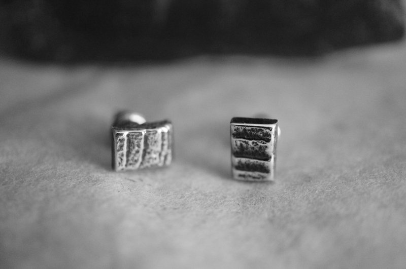 【janvierMade】❤ 妞计*SQUARE* 纯银耳环 (一对) l 质感纯银耳环 l 原创设计手作 - 耳环/耳夹 - 其他金属 