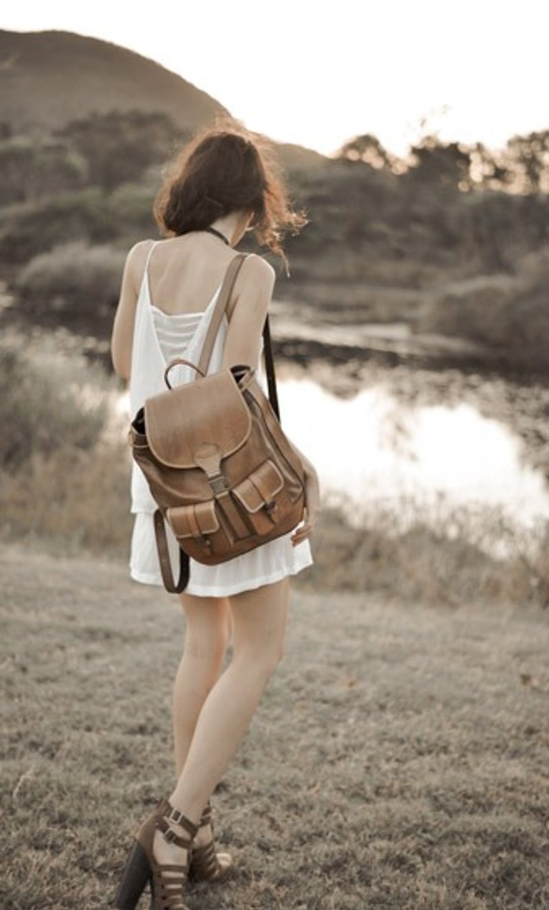 Santa Cruz Clip 牛皮双肩包 焦糖 - 后背包/双肩包 - 真皮 咖啡色