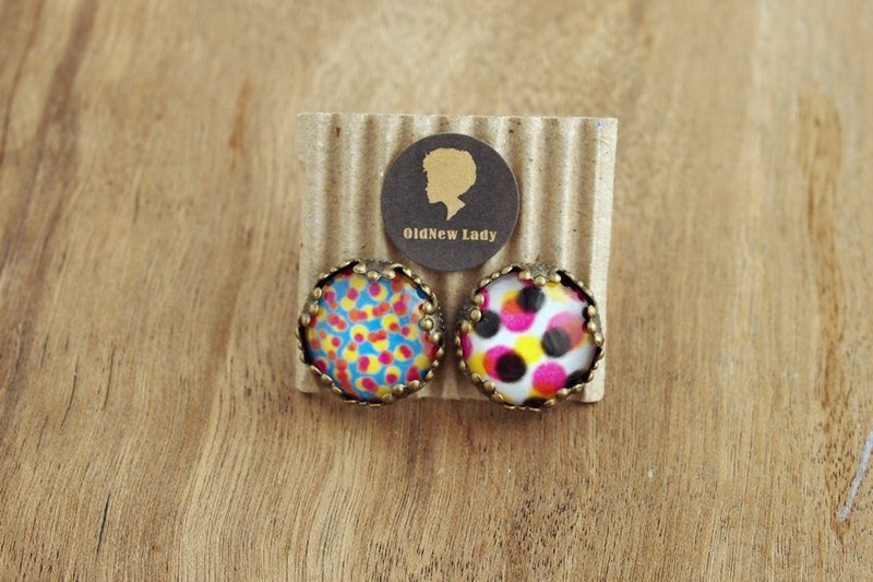 ♥订做小礼物♥ OldNew Lady-§爱的大乱斗§配对耳环-【蓝黄点 vs.蓝彩】 - 耳环/耳夹 - 玻璃 多色