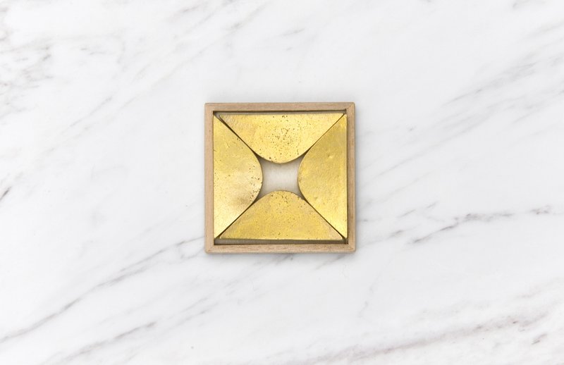 FUTAGAMI 铜铸 筷架‘瞬’ 4个入 Brass Chopstick Rests MABATAKI (Blink) - 筷子/筷架 - 其他金属 金色