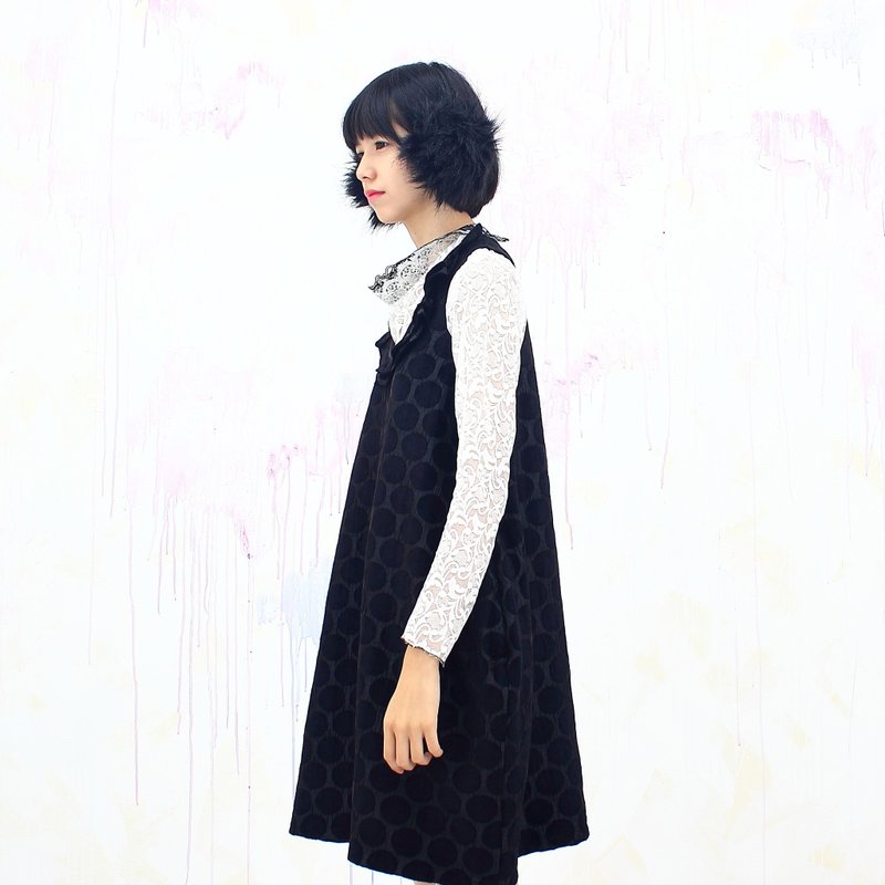 圣诞 礼物**黑色圆点铁灰底银色 布蕾丝领有口袋背心裙/点点 普普风 黑色 银色 铁灰色 洋装 秋冬装 - 洋装/连衣裙 - 其他材质 黑色