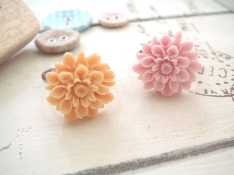 garohands 粉嫩花朵手作戒指 /日系 / 杂货 / 手作 饰品 / 疗愈系 - 戒指 - 其他材质 