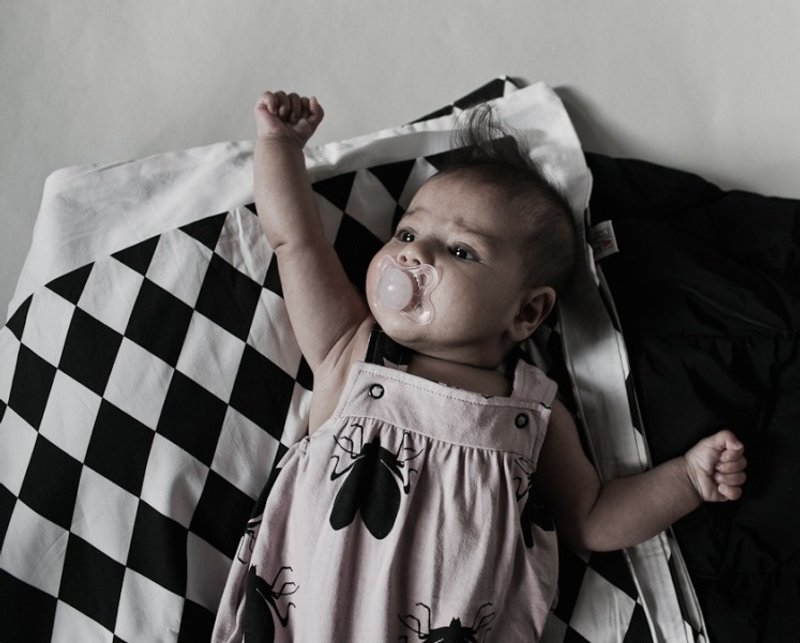 2015春夏 Beau loves 粉色满版爱心虫虫背心式包屁衣 - 其他 - 棉．麻 粉红色