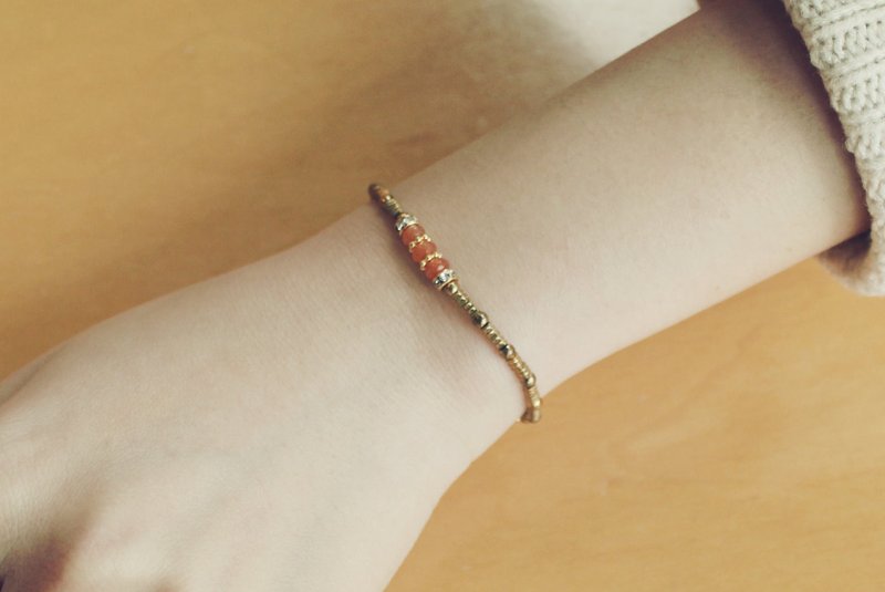 璀璨系列 - 橙色华尔滋．*Souphenir *天然石黄铜手链手环 - 手链/手环 - 其他金属 橘色