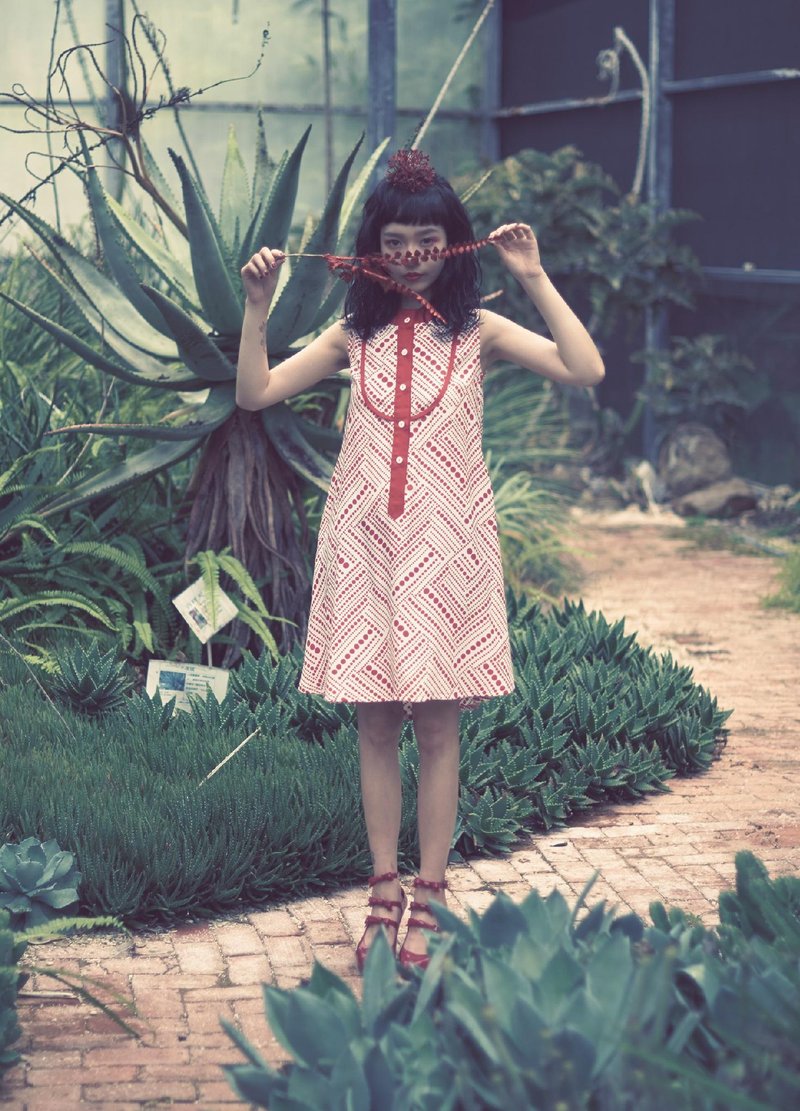 ｛Little Treasure｝瓢虫森巴无袖One-piece - 洋装/连衣裙 - 其他材质 红色