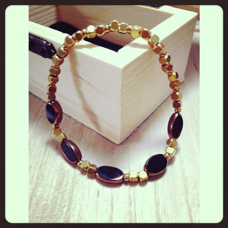 黑宝石珠+方形黄铜 - 手链/手环 - 其他材质 