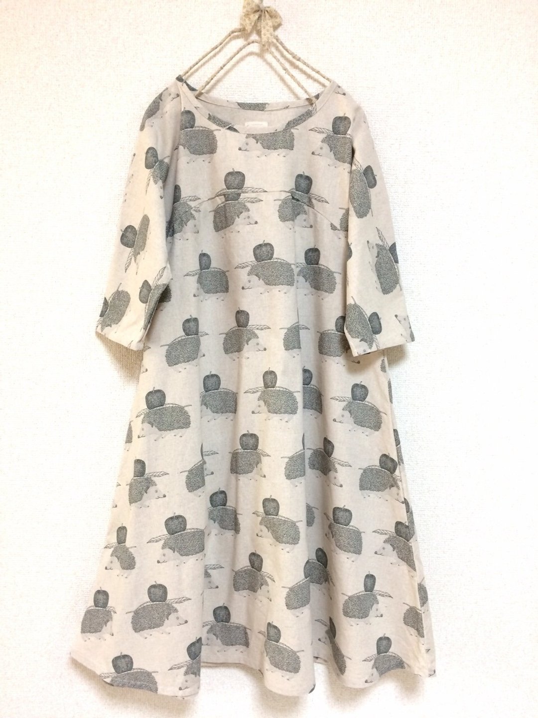 Hedgehog and apple: flare dress / half sleeve: Beige - 洋装/连衣裙 - 棉．麻 咖啡色