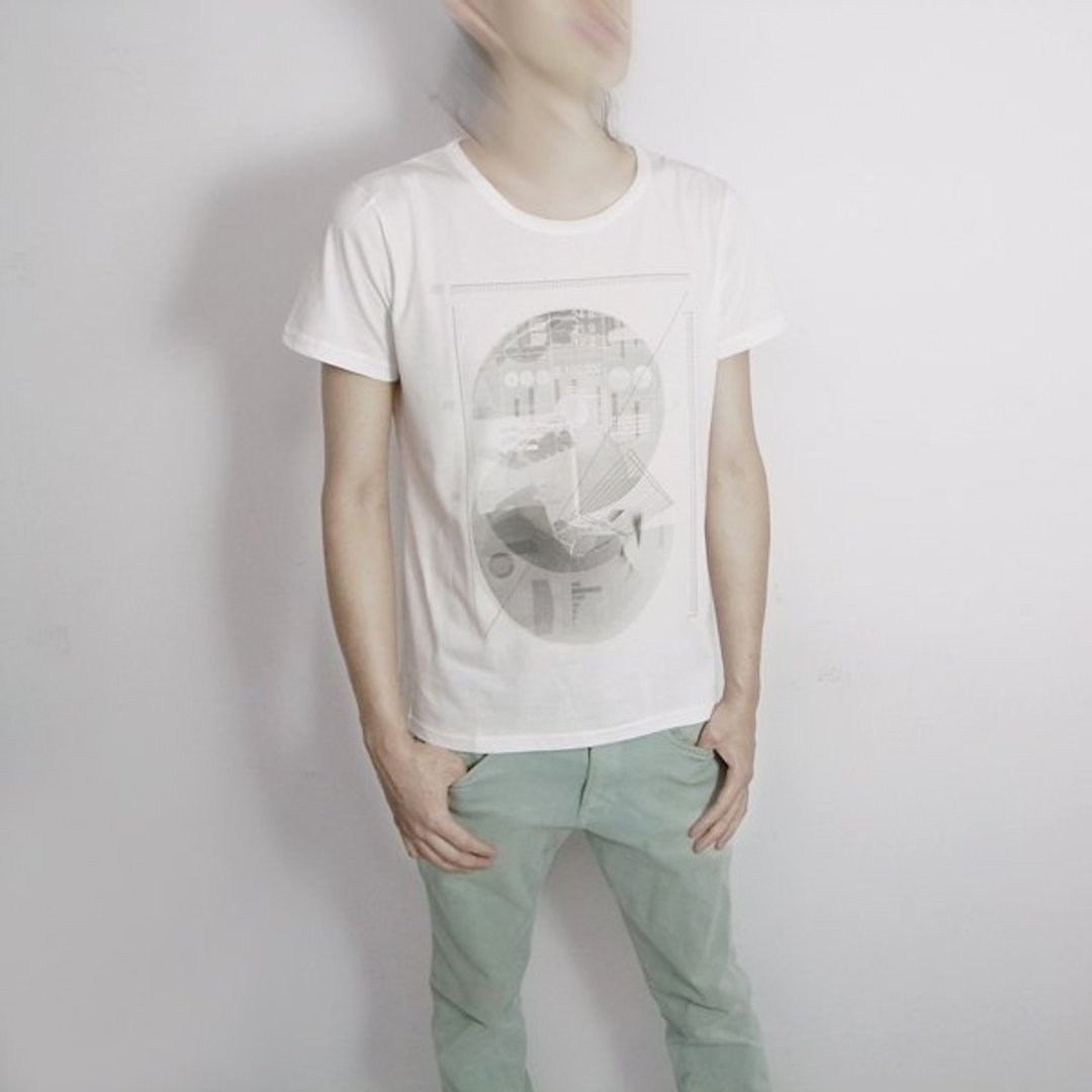 I . A . N Design 圆体-公式 有机棉短袖T恤 Organic Cotton - 中性连帽卫衣/T 恤 - 棉 白色