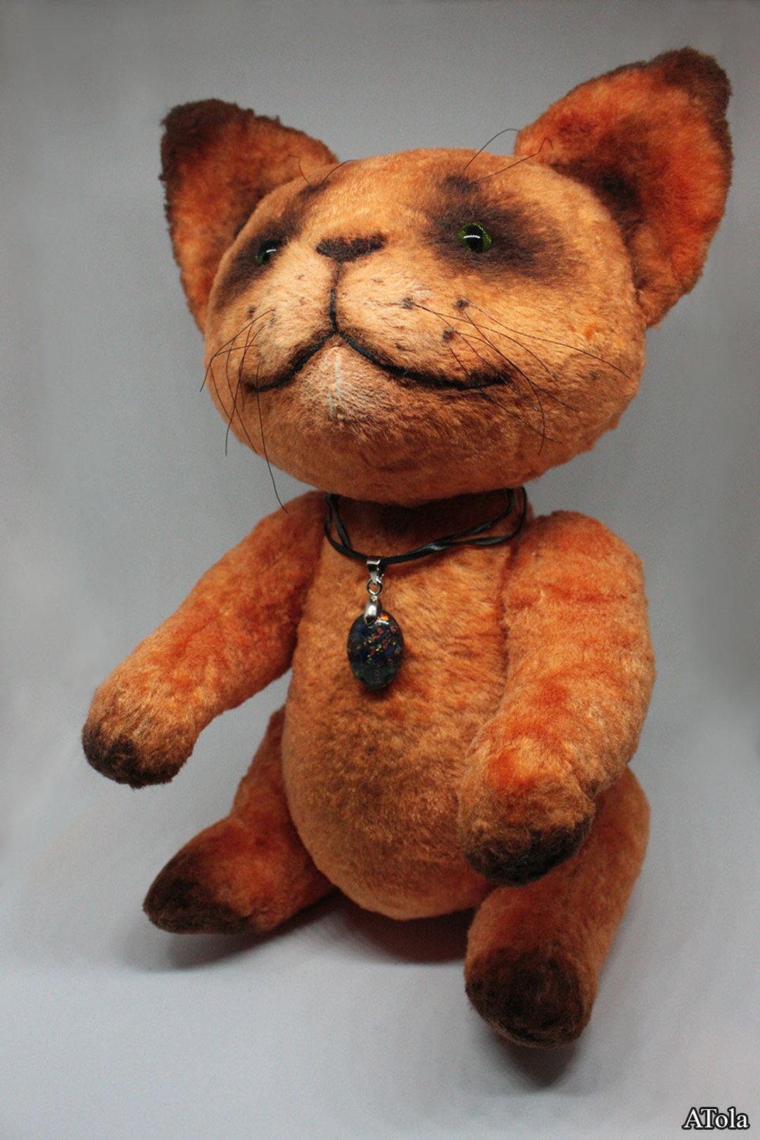 Kitty. Red teddy cat plush toy with a glass pendant. Teddy toys, handmade teddy - 玩偶/公仔 - 其他材质 橘色