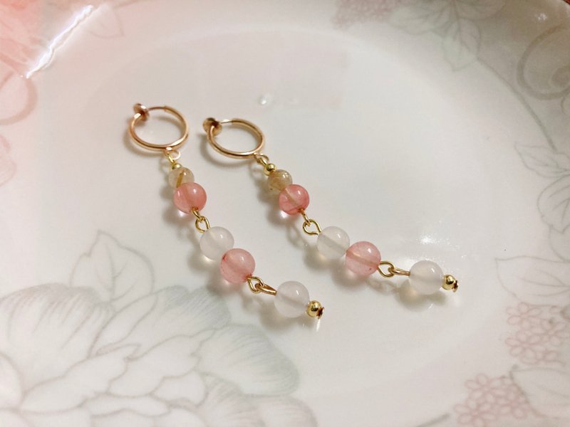 玄明手作/天然石耳饰-冬至汤圆 - 耳环/耳夹 - 水晶 粉红色