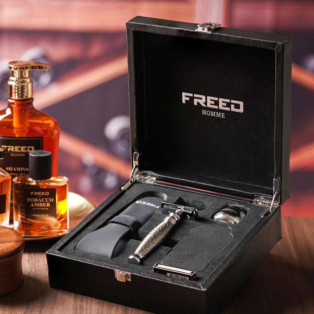 【FREED】尊爵四件组双刃刮胡刀礼盒 - 蚀刻雕花镀镍 定制化刻字 - 男性清洁护肤品 - 其他金属 银色