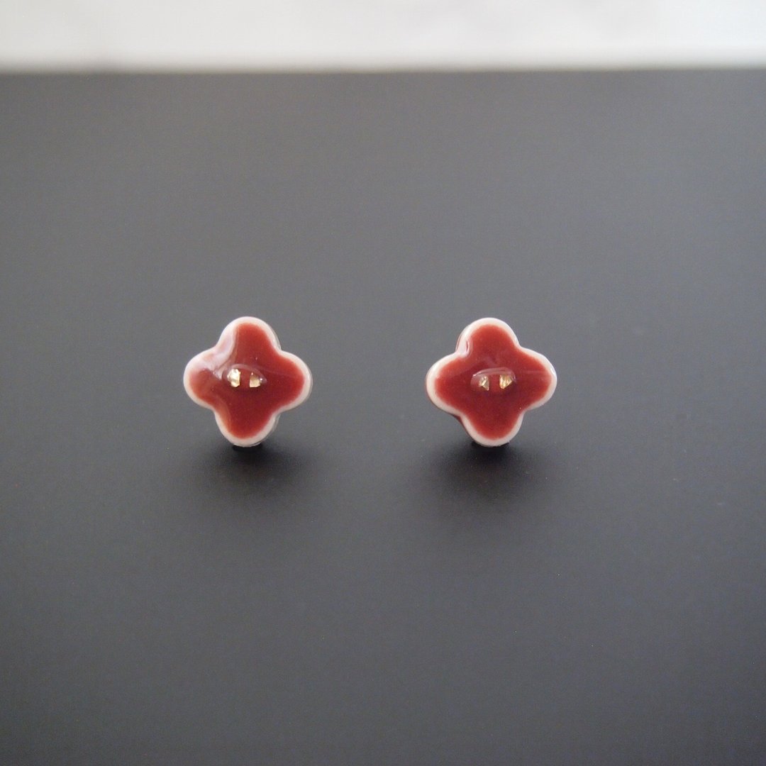 Puffy small flower earrings (Bordeaux) Earrings / Clip-On - 耳环/耳夹 - 瓷 红色