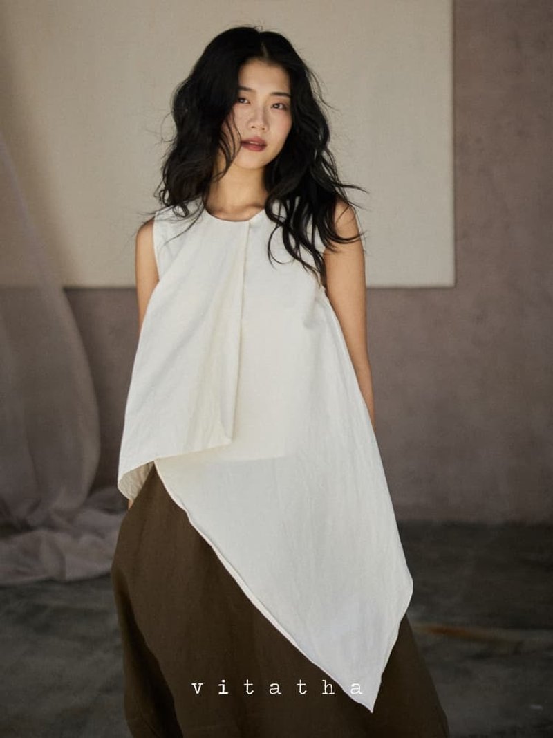 月白 2颜色 新中式植物染桑蚕丝棉双层不规则背心 - 女装背心 - 棉．麻 白色