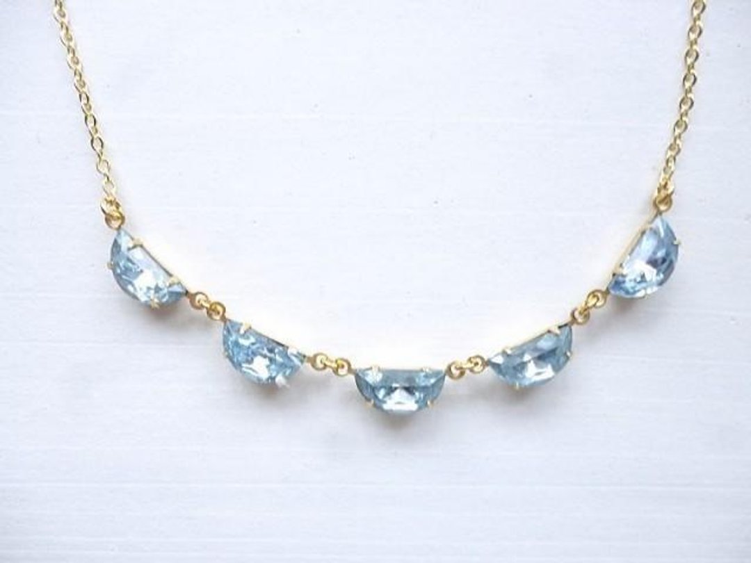 Half Moon Light Sapphire - 项链 - 玻璃 蓝色