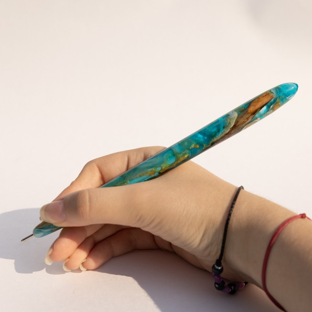 Handmade turquoise long wood and resin pen. Teacher appreciation gift. - 圆珠笔/中性笔 - 羊毛 蓝色