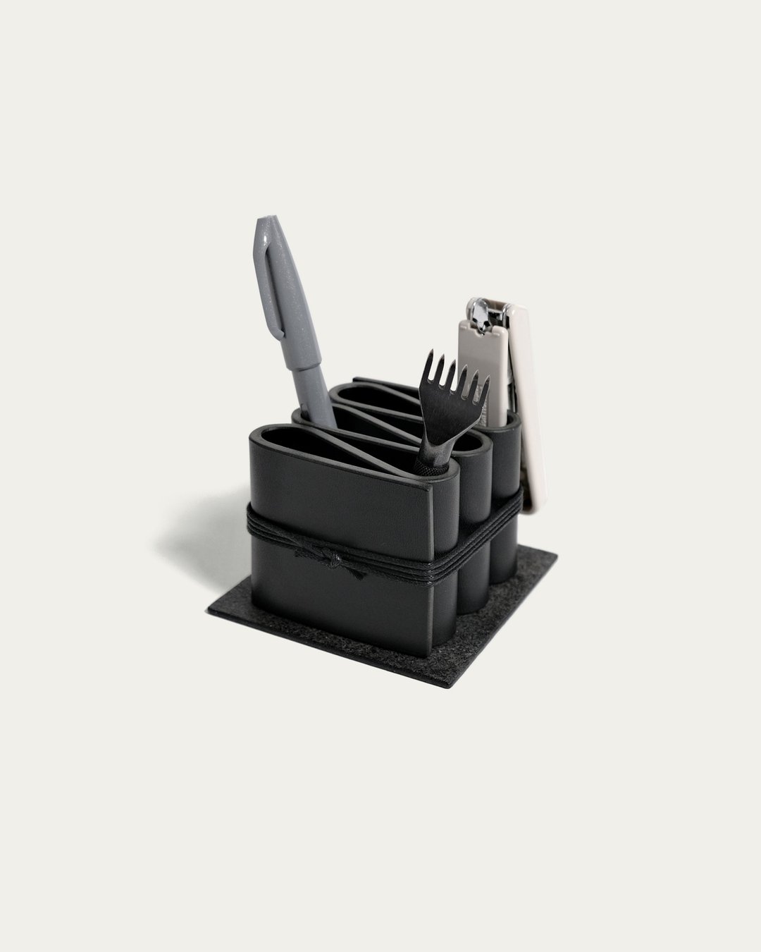 册 文具座 Leather Stationery Holder - 笔筒/笔座 - 真皮 黑色
