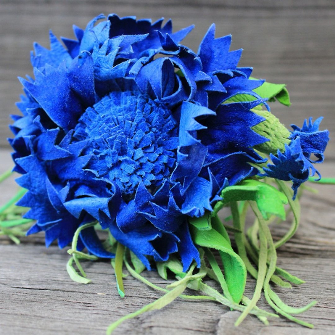Blue cornflower leather bracelet, leather jewelry, Leather flower brooch - 手链/手环 - 真皮 蓝色