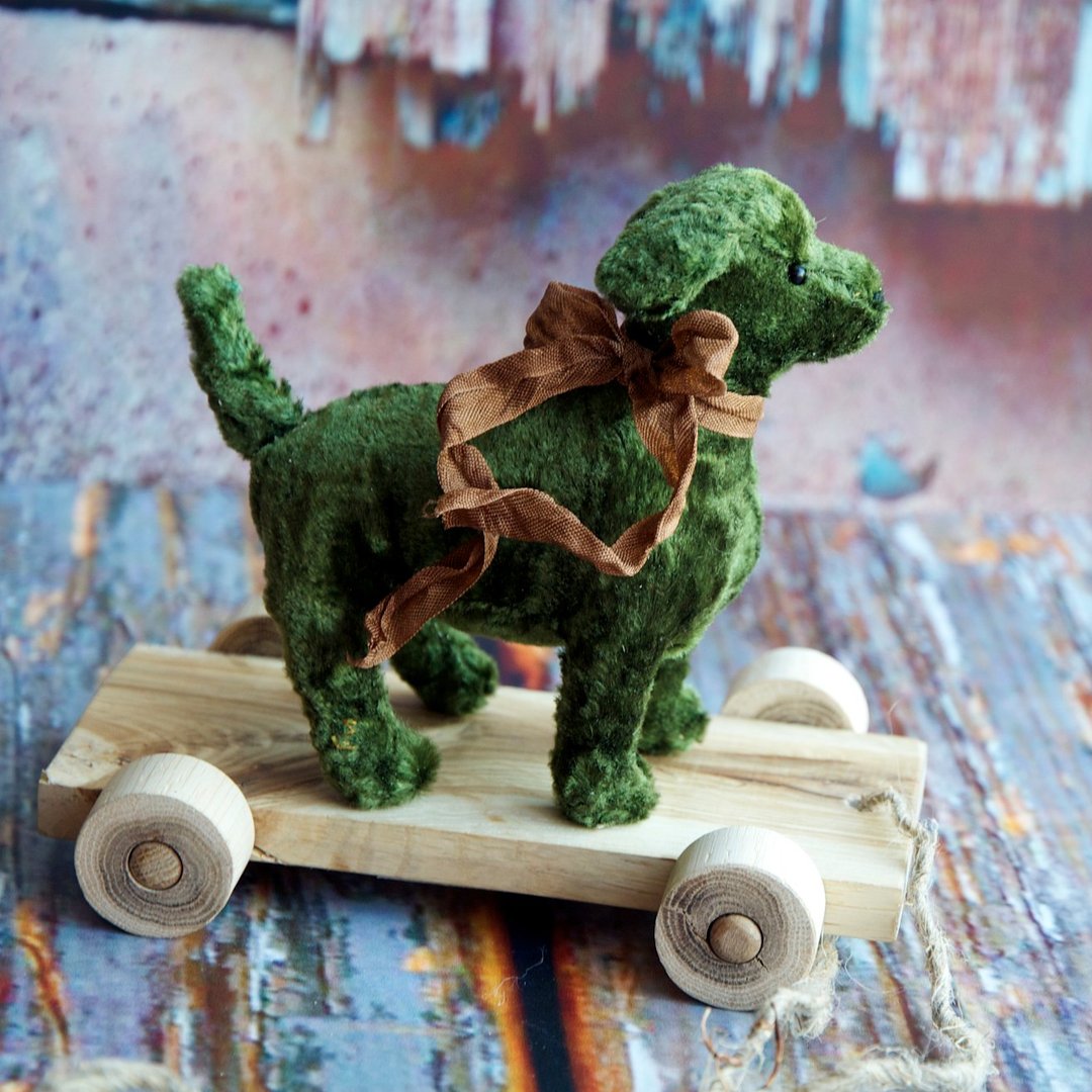Little Dod in retro style on the wooden cart! - 玩偶/公仔 - 其他材质 绿色