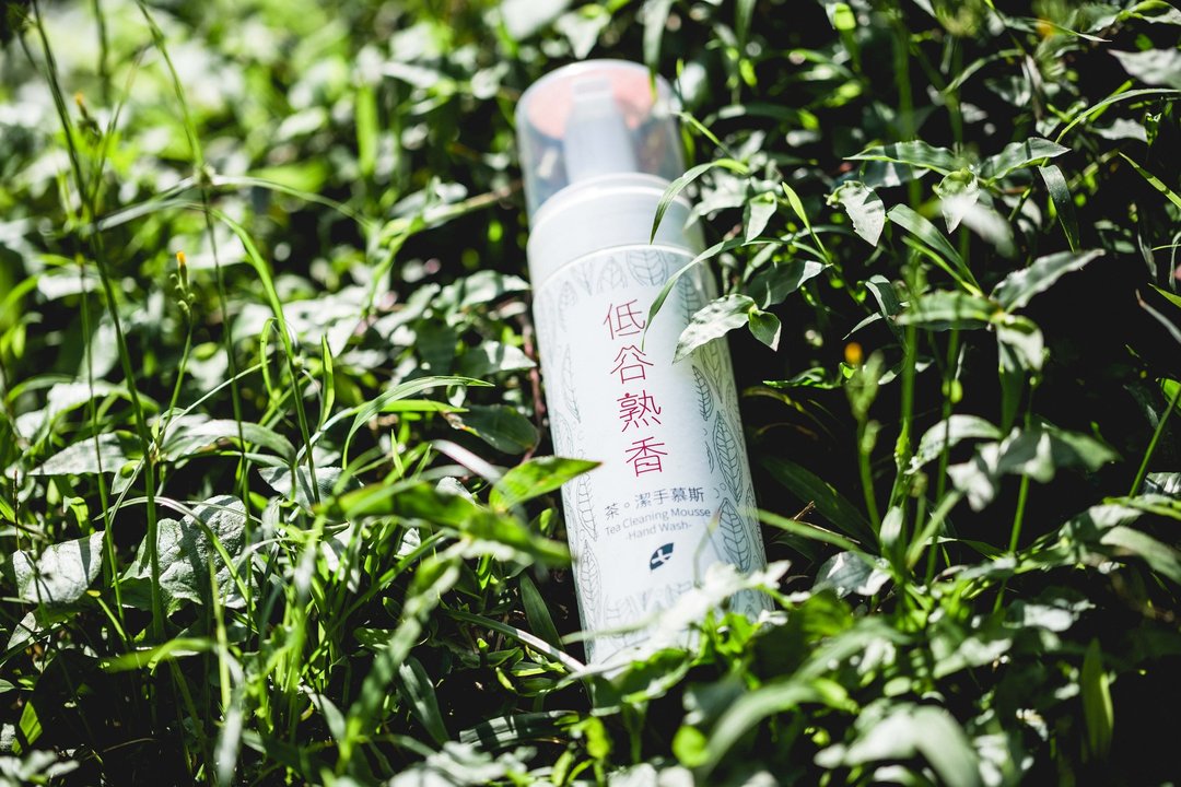 【茶。洁手慕斯】低谷熟香180ml - 手足保养 - 防水材质 白色