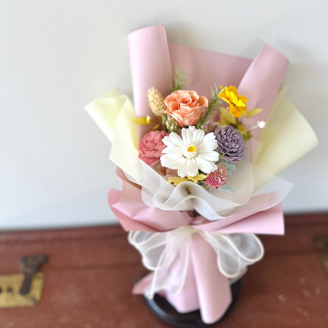 永生花迷你花束 粉橘系手绑花礼 毕业花束  小学毕业花束 幼儿园 - 干燥花/捧花 - 植物．花 