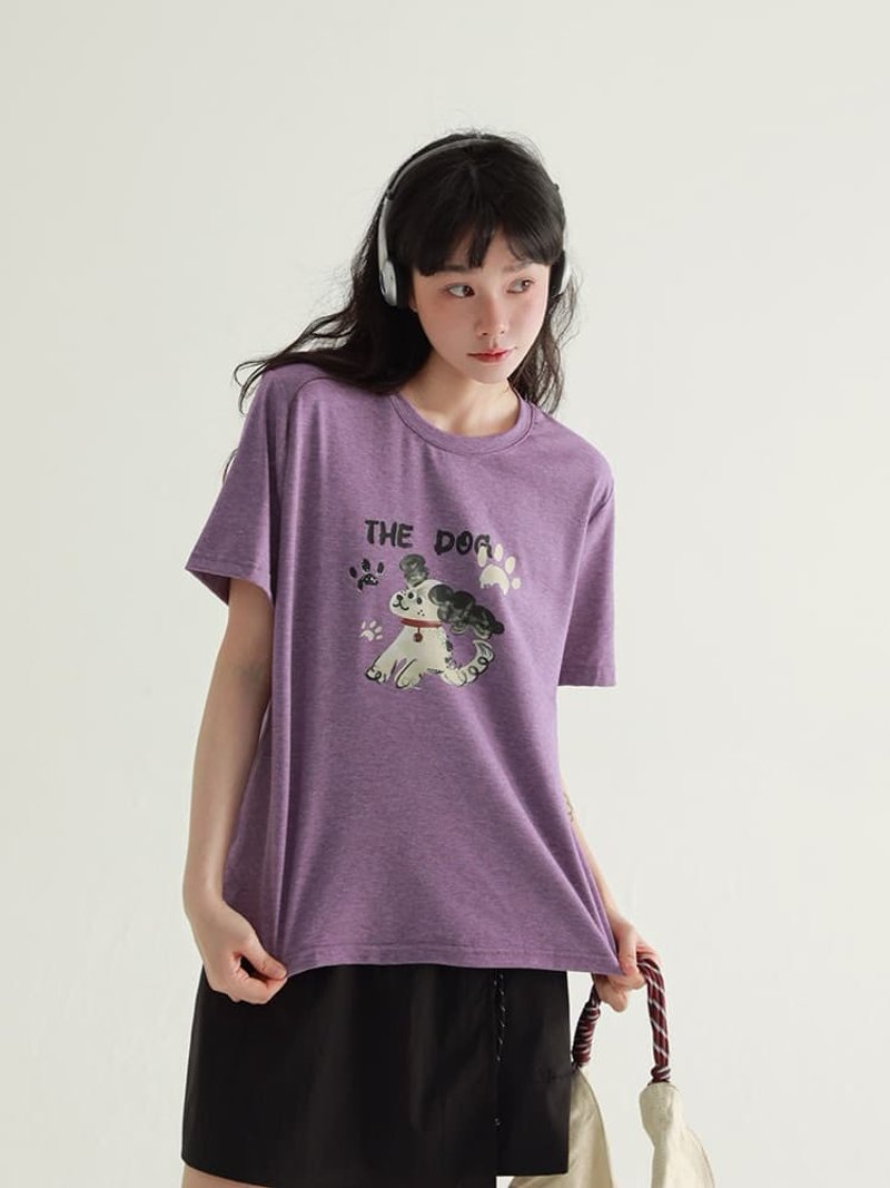 2顏色 卷毛小狗印花短袖T恤 休閒簡約文藝百搭寬松舒適圓領上衣 - 女装 T 恤 - 棉．麻 卡其色