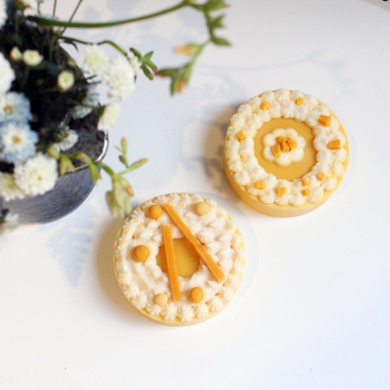 ‘自然入味’甜心蛋糕皂- 送礼 - 洗手用品 - 植物．花 黄色