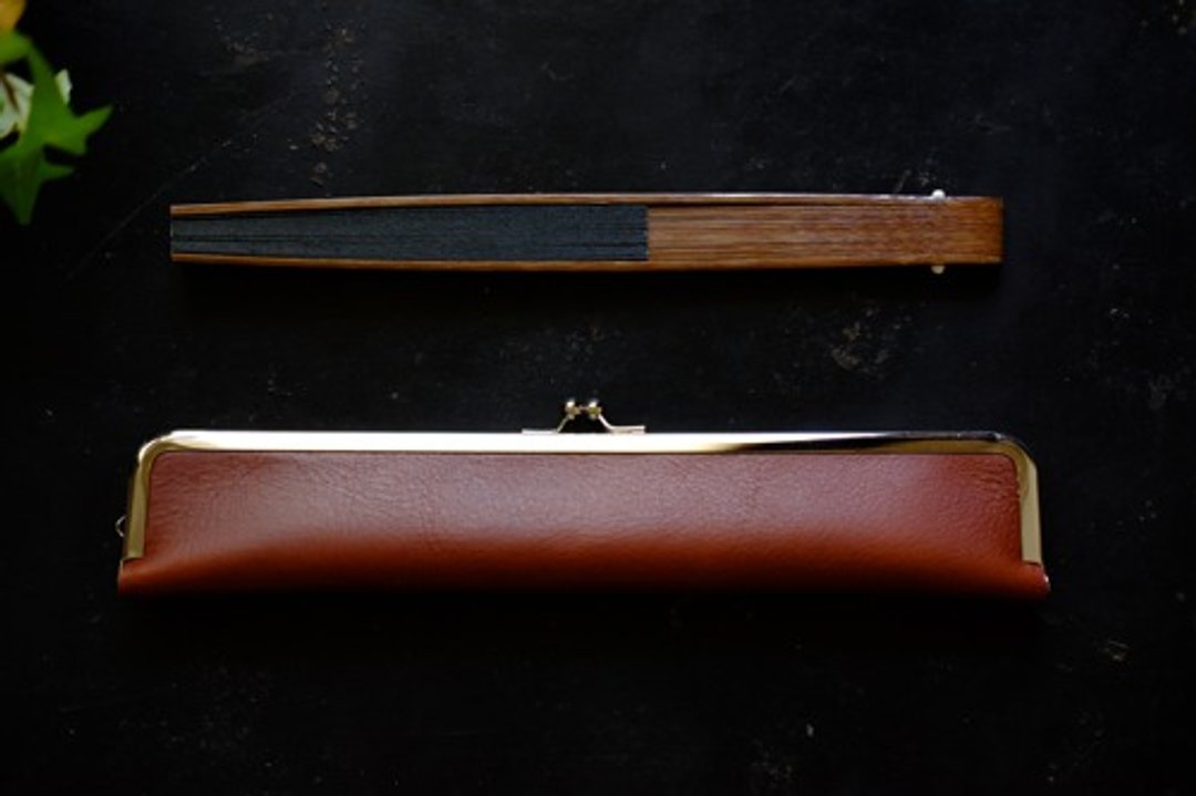 Stylish adult folding fan case / 24cm / oil Dakota genuine leather - 其他 - 真皮 咖啡色