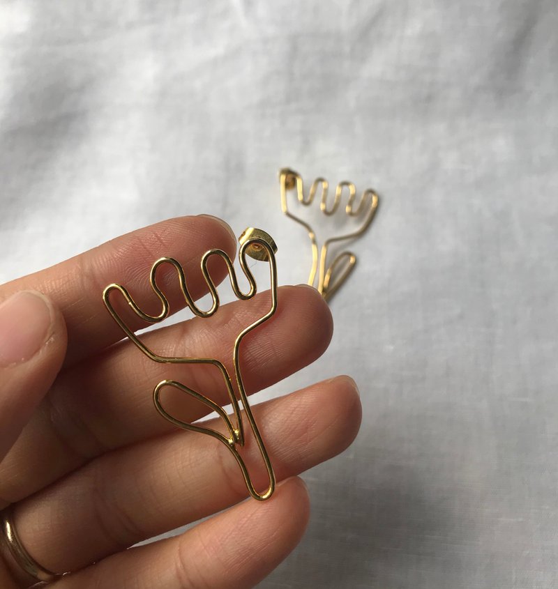 The Flowers  Earrings - 耳环/耳夹 - 其他金属 金色