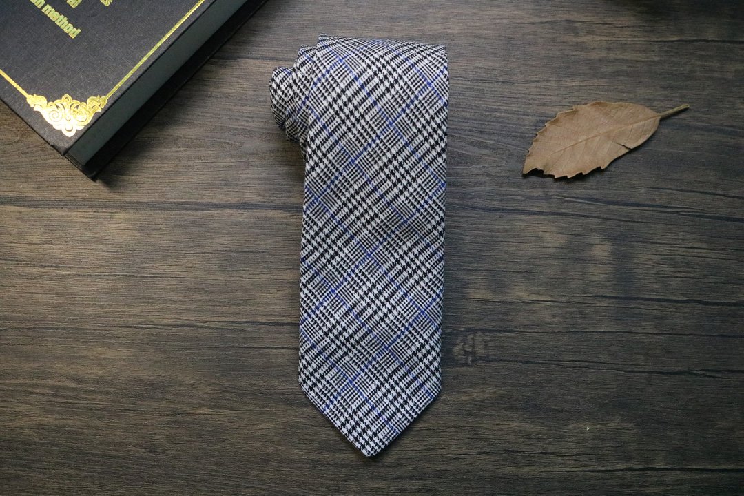經典格紋領帶/商務/休閒necktie/搭配領帶夾套餐 - 领带/领带夹 - 羊毛 灰色
