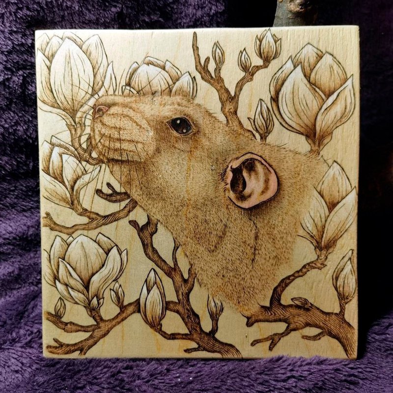 Woodburning rat and buds - 墙贴/壁贴 - 木头 咖啡色