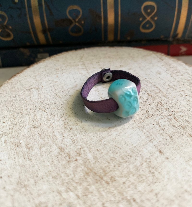 戒指 日本白瓷 自然釉色 无限看不腻色调 真皮革 设计等级 - 戒指 - 瓷 