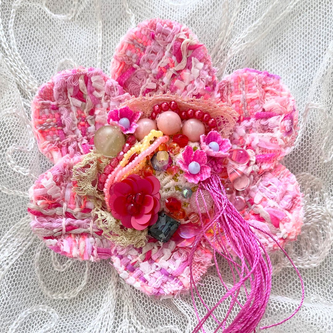 梦幻花朵胸针  No.63  手作饰品　独一无二 - 胸针 - 棉 