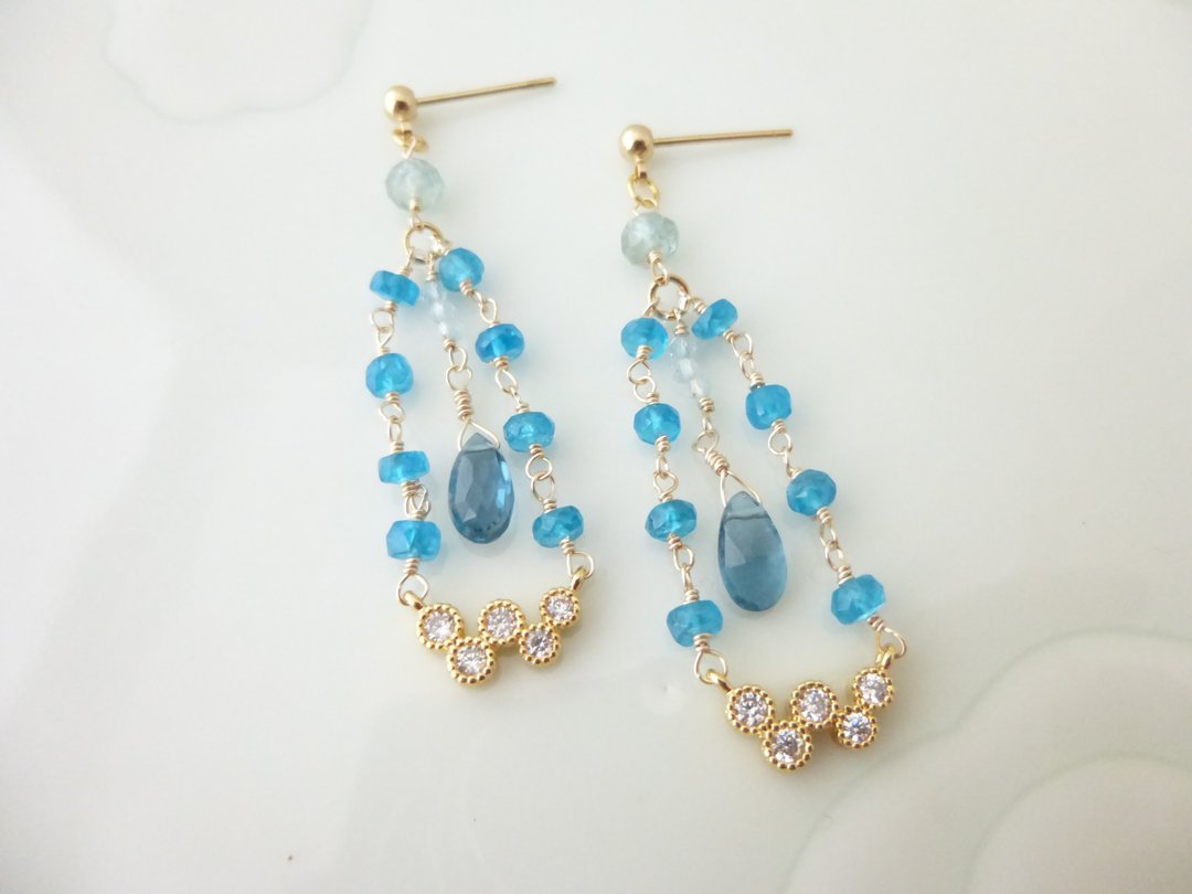 London Blue Topaz and Apatite Chain Triangle Earrings Earrings - 耳环/耳夹 - 半宝石 蓝色