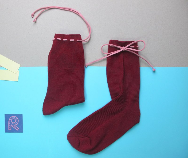 II Socks/文青款绑绳中统袜/红酒红/接单订制 - 袜子 - 棉．麻 红色