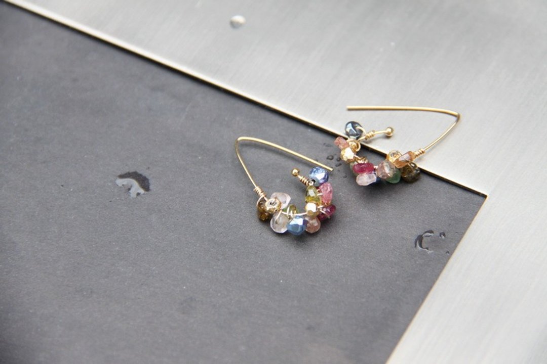 甜美迷幻彩石耳环/ Colorful multi semi stones14KGF earring - 耳环/耳夹 - 宝石 多色