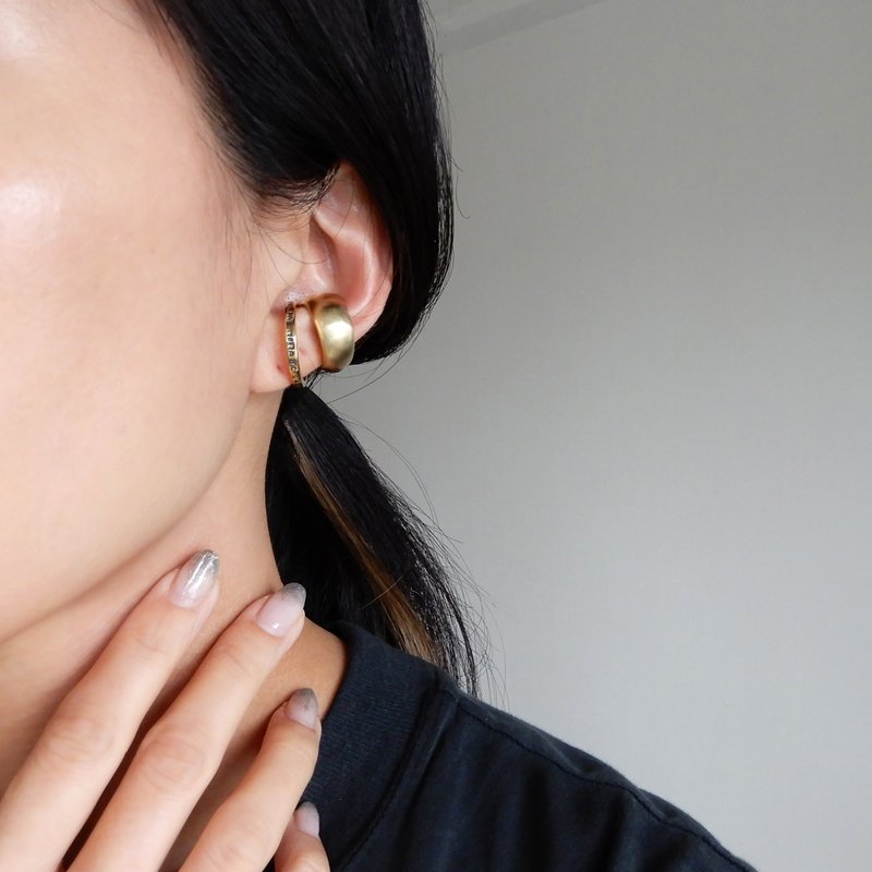Swag Ear Cuff Plump / brass C087 - 耳环/耳夹 - 铜/黄铜 金色