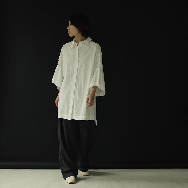 立体花朵棉质白衬衫 - 女装衬衫 - 棉．麻 